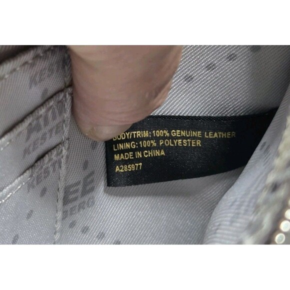 Aimee Kestenberg Snakeskin Embossed Leather Wristlet makeup Sz bag 5" x 7" NWOT - Picture 2 of 6